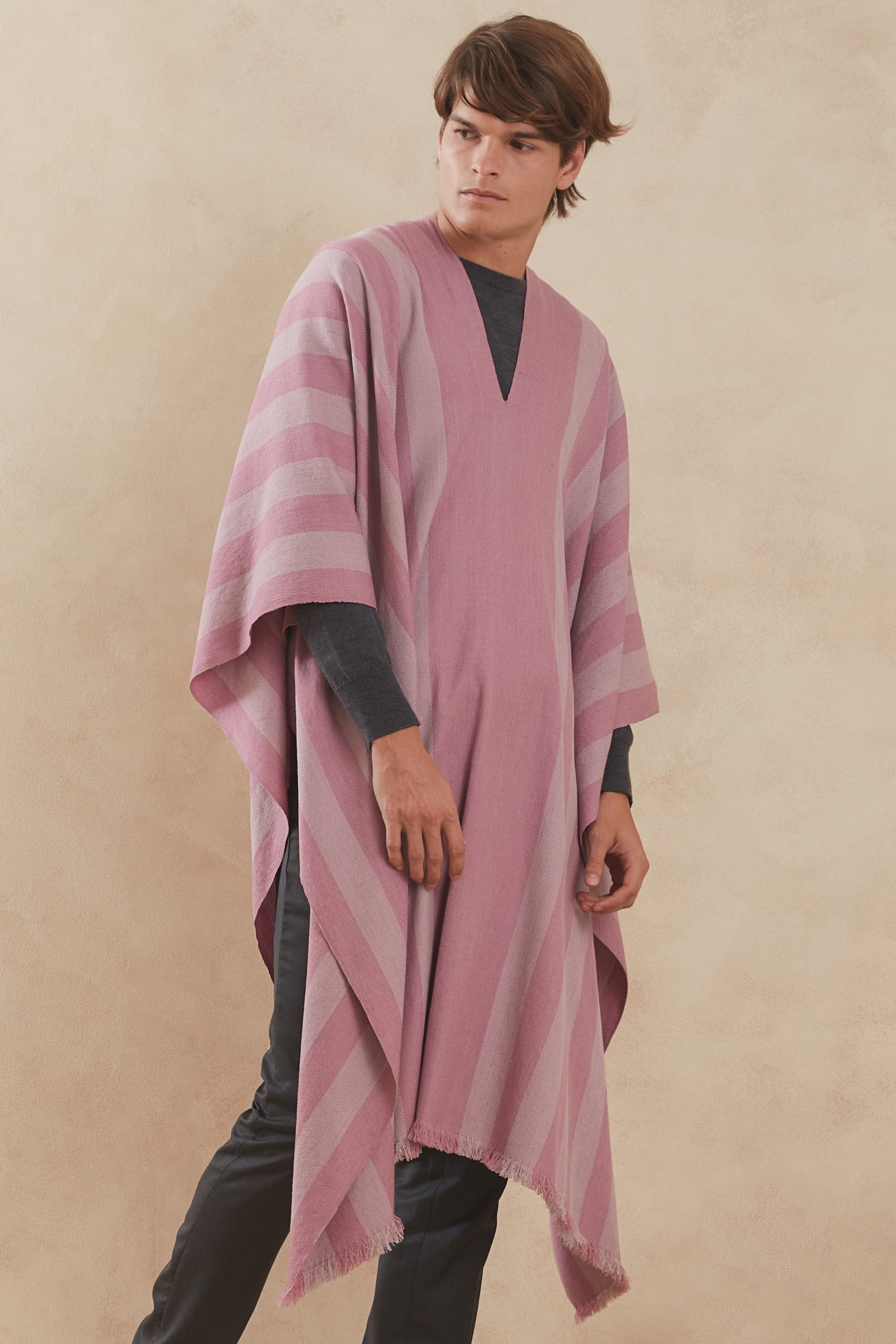 PONCHO LLOMEN