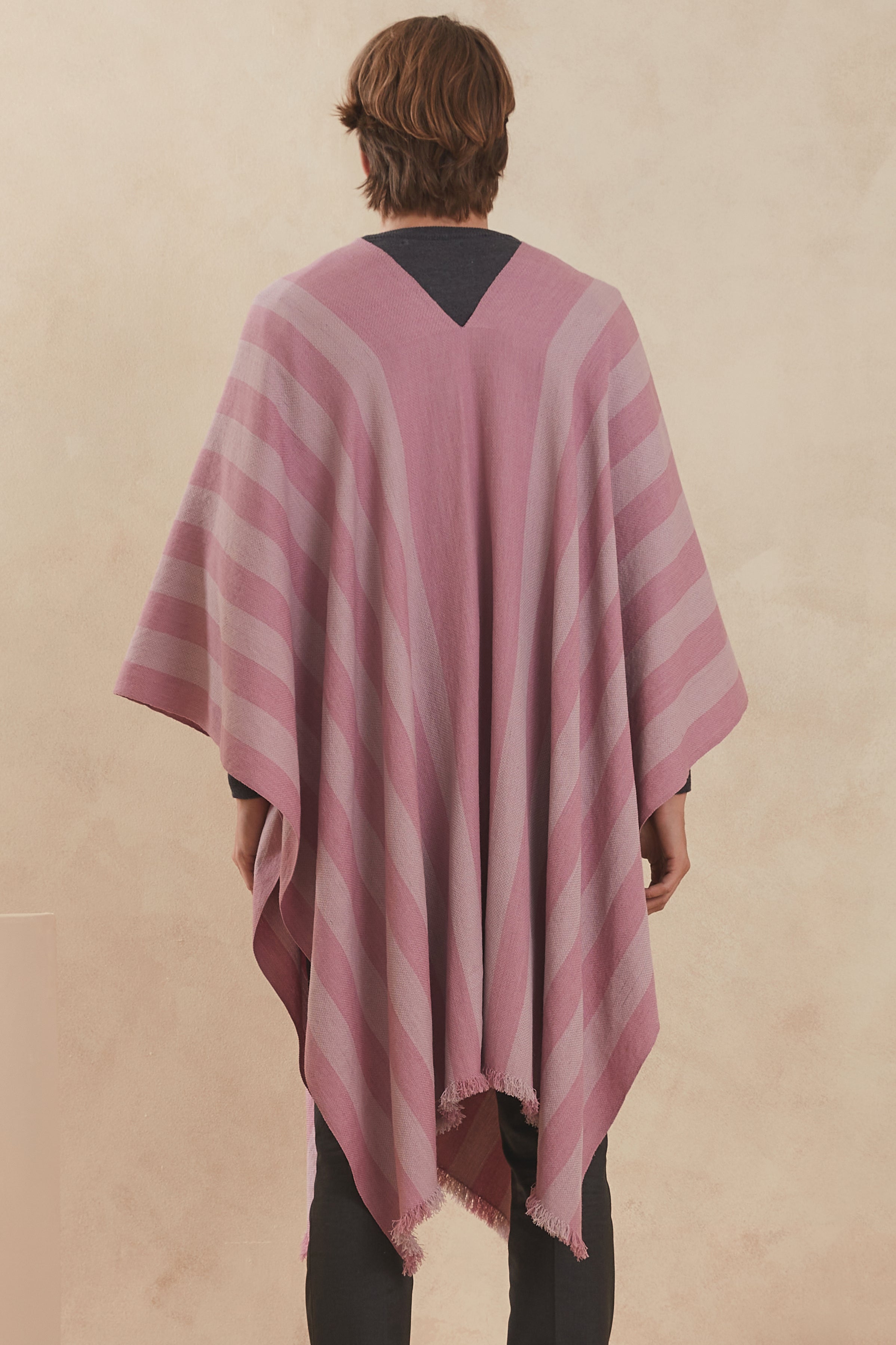 PONCHO LLOMEN