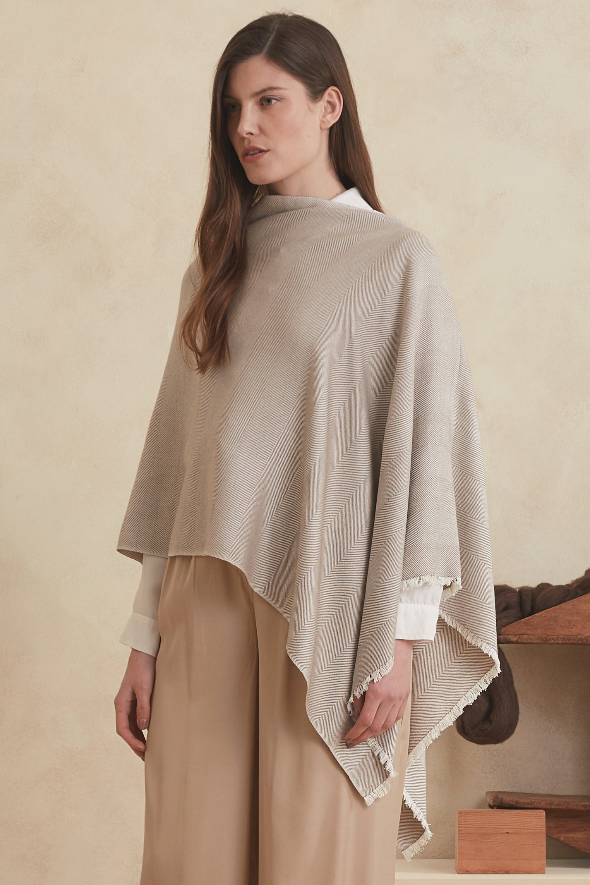 PONCHO SHEUEN - cashmere y seda