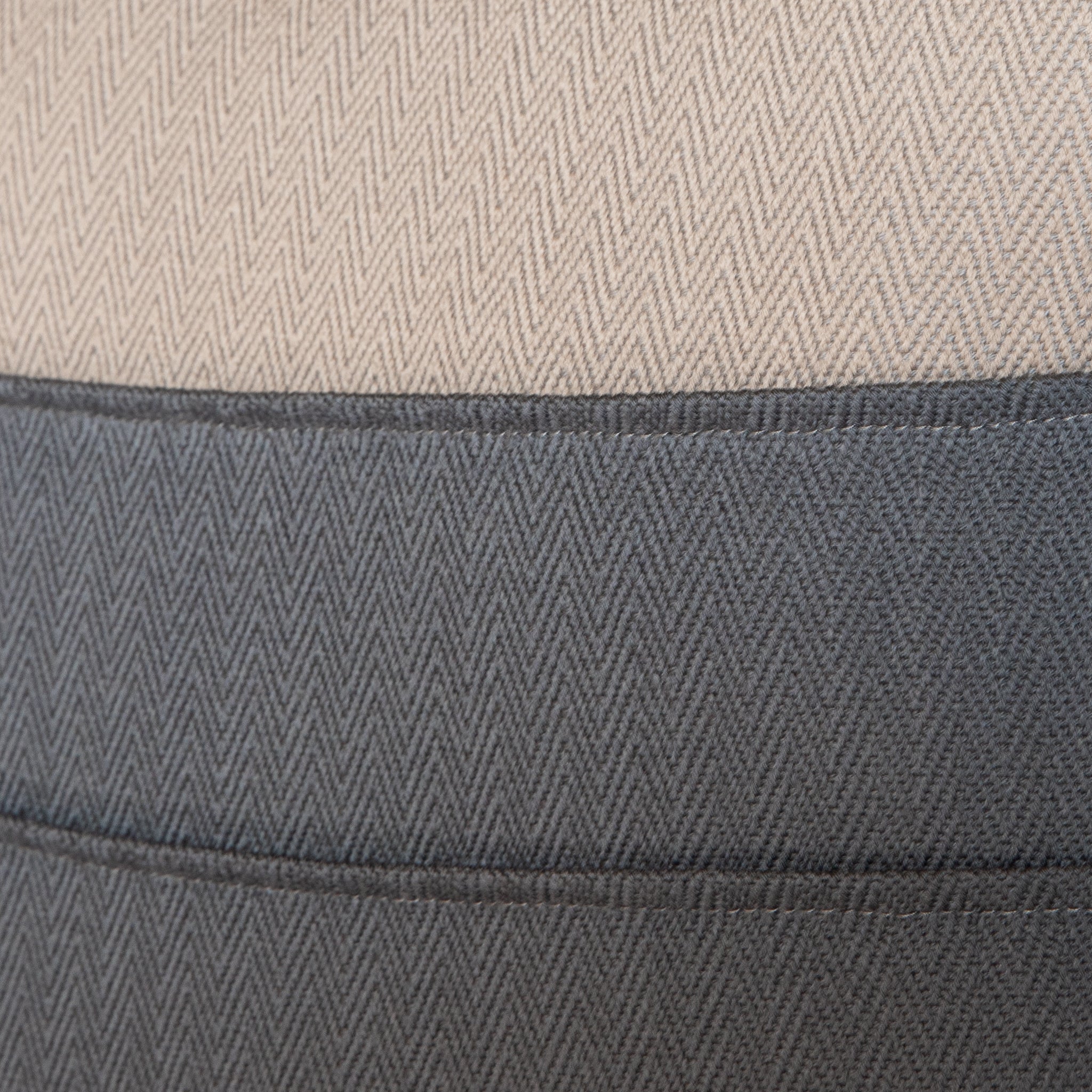 ALMOHADÓN DE LANA PATAGÓNICA - gris oscuro y camel